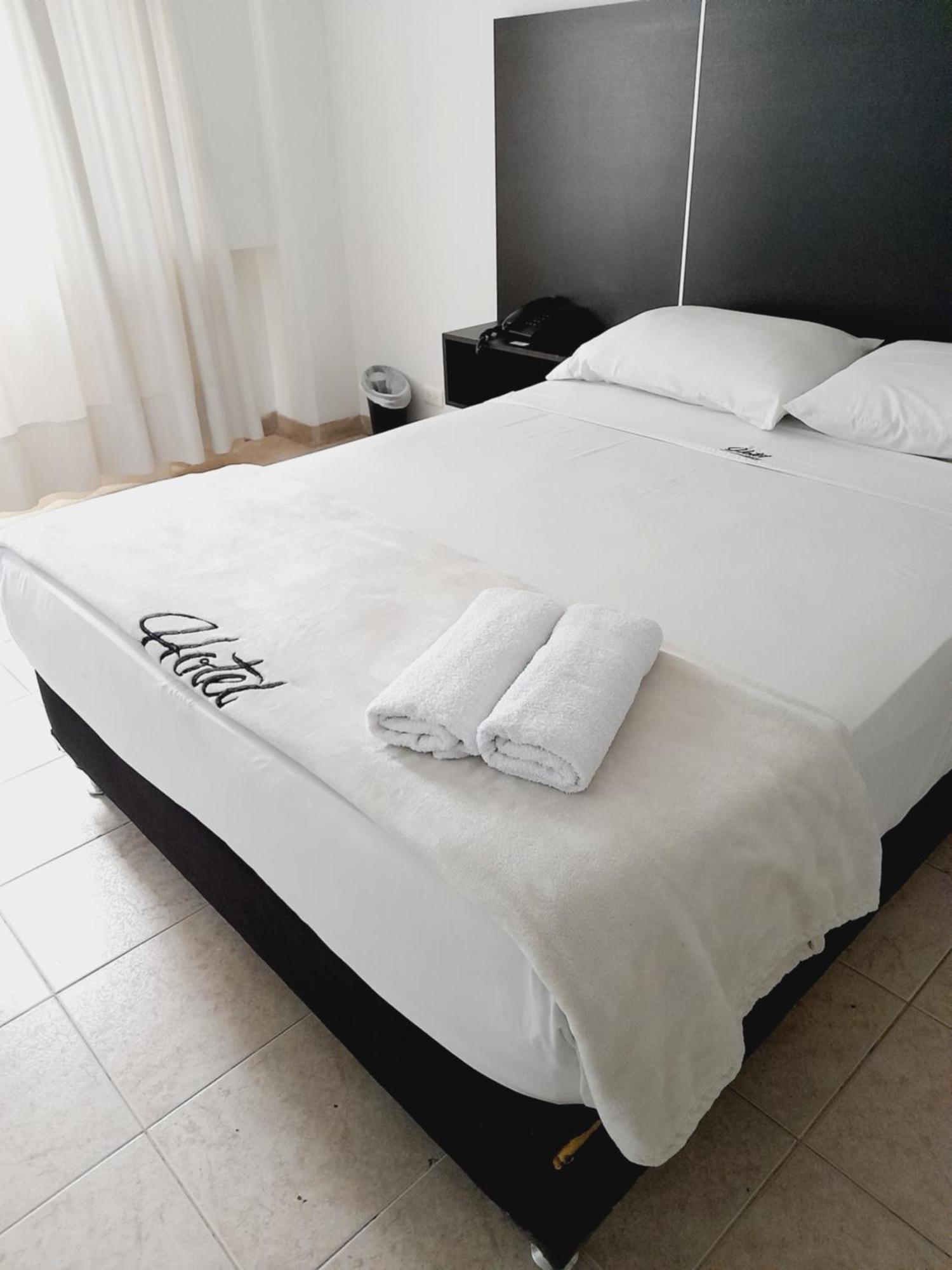 Hotel Saint John Medellín Esterno foto