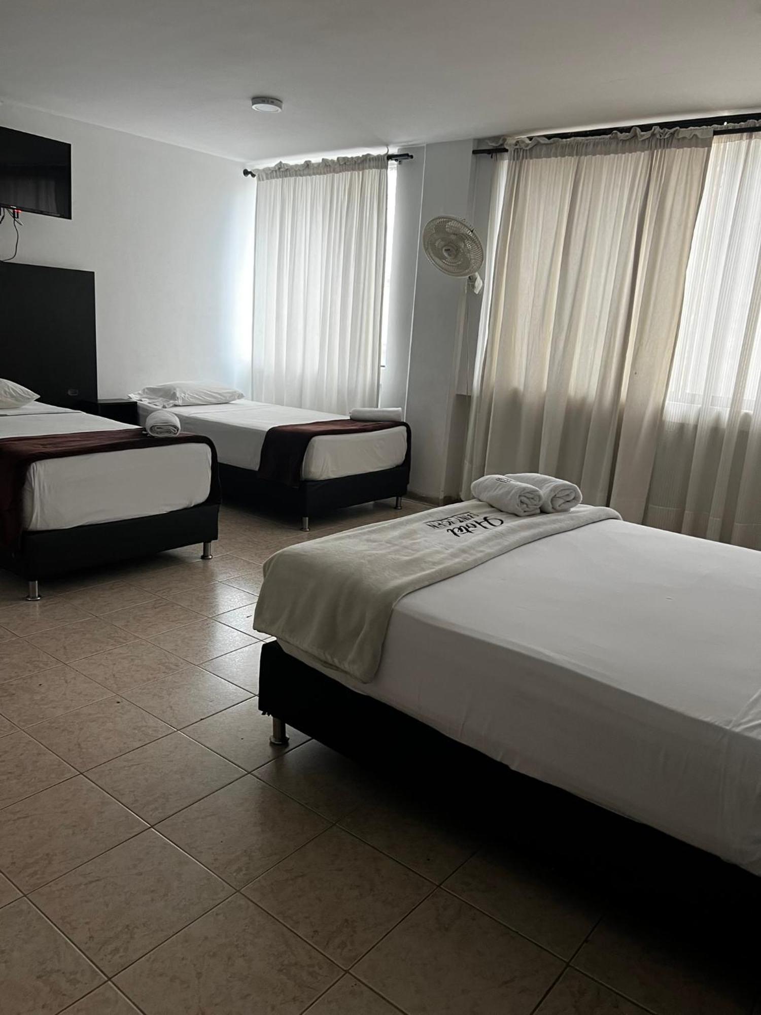 Hotel Saint John Medellín Esterno foto